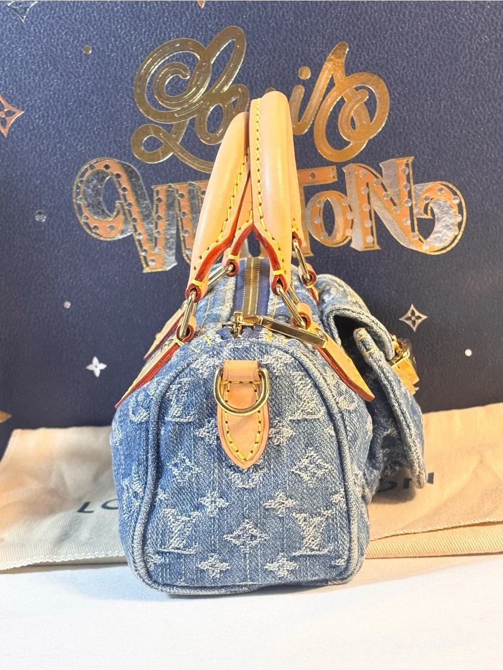 Louis Vuitton excellent dust